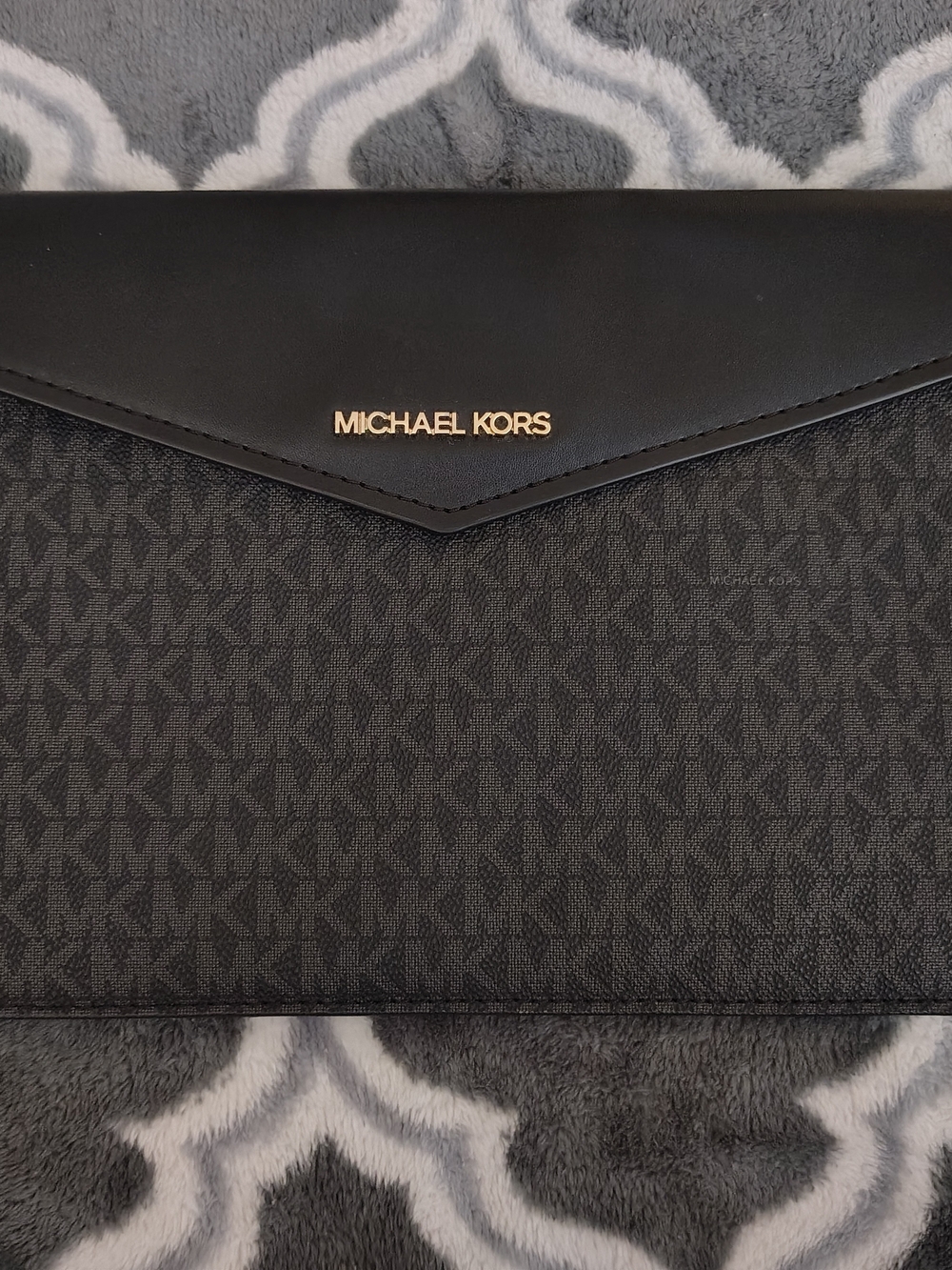 Michael Kors Maisie Large Clutch Leather Envelope Flap Wristlet